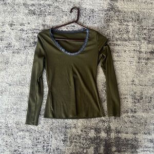 Worn tight long sleeve